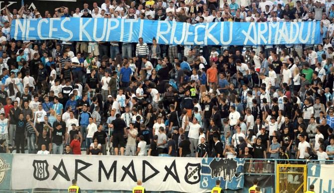 DJECA IZ RAJEVA SELA I GUNJE NA NOGOMETNOJ UTAKMICI - KANTRIDA
