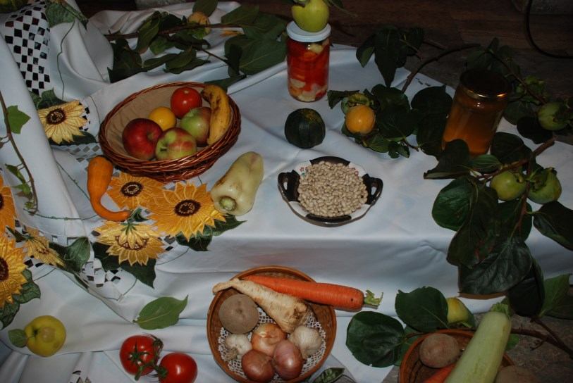 4. listopada 2015. - Nedjelja zahvale Bogu za plodova zemlje, Dan kruha.