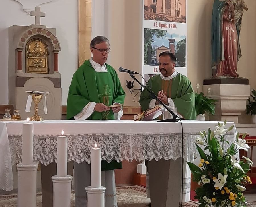 Svečano uvođenje vlč. Vjekoslava Kovača u župničku službu na Kantridi