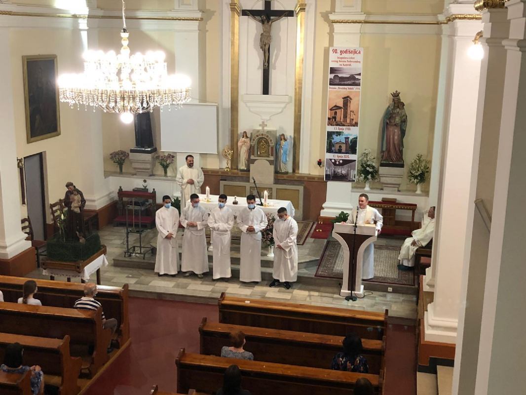 Svečano proslavljen sakrament sv. krizme u župi sv. Antuna Padovanskog