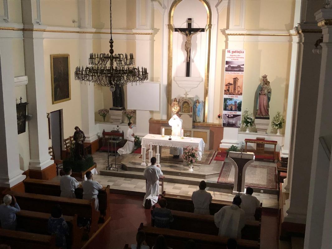 Svečano proslavljen sakrament sv. krizme u župi sv. Antuna Padovanskog