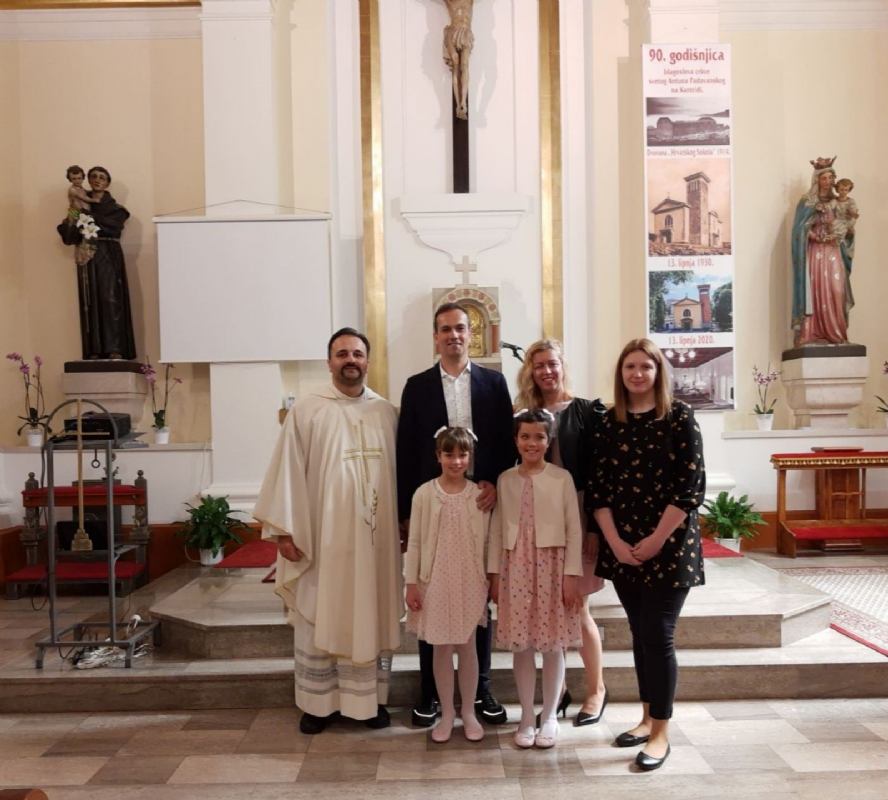 23. svibnja 2021. - Krštenje Rine i Eve Žuklić Škrabonja