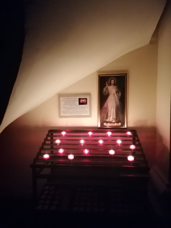Za župljane i hodočasnike sv. Antunu na Kantridi uređen kutak za paljenje svijeća 