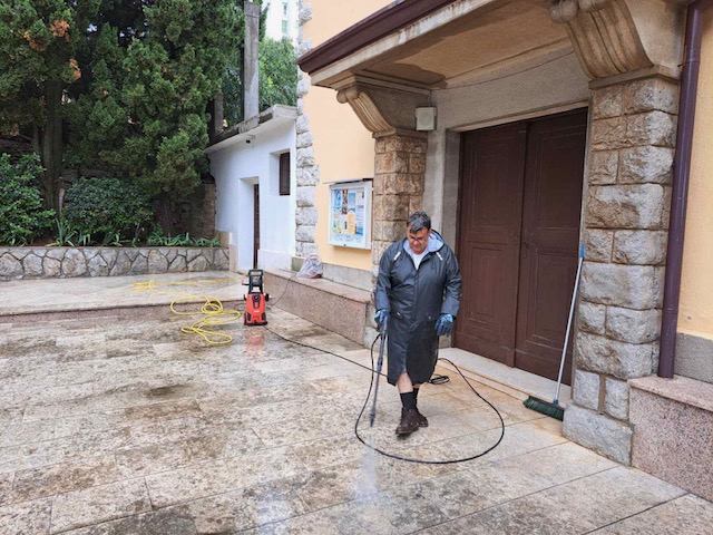 Radovi na uređenju dvorišta i okoliša župe sv. Antuna Padovanskog na Kantridi
