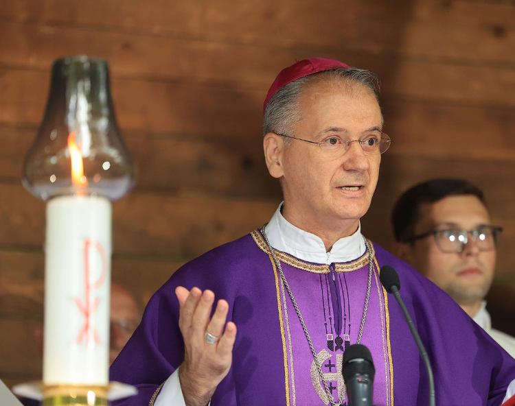 Homilija nadbiskupa Kutleše na misi zadušnici za 814 žrtava ekshumiranih iz jame Jazovka